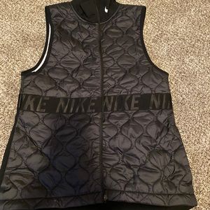 Brand new with tags Nike aerolayer running vest